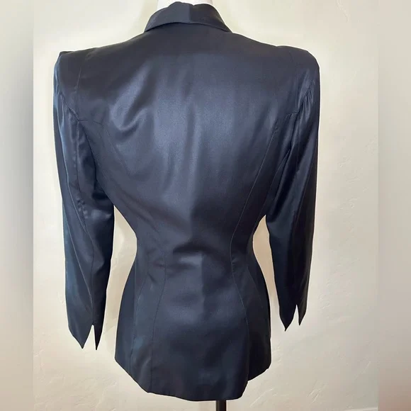 Thierry Mugler black blazer w/shoulder pads and covered buttons Size 38 (US 6)